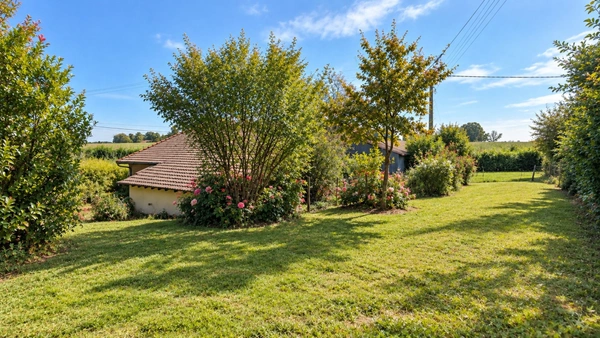 Dpt Gers (32) - Magnan, de l'espace pour imaginer votre future maison, 4 pièces 93 m² - 4163 m² de terrain 