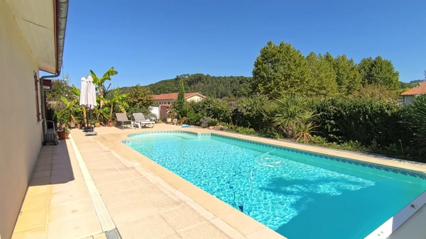 Maison de plain-pied 5 pièces avec piscine et garage - Geaune, proche Aire sur l'Adour (40)