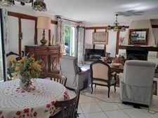 Spacieuse maison de campagne de 244 m² avec piscine
