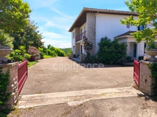 GEAUNE - A family home combining charm, light and the art of living