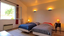 Spacieuse maison de campagne de 244 m² avec piscine
