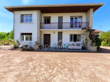 GEAUNE - A family home combining charm, light and the art of living