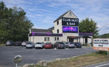 ? CLUB & BAR – MURS & FONDS – EMPLACEMENT N°1 – Forte visibilité