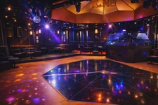 🔥 CLUB & BAR – MURS & FONDS – EMPLACEMENT N°1 – Forte visibilité