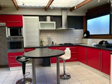 Immeuble de rapport 280 m² – Rendement 8 % – Rue Bernard – Local commercial + 2 appartements - LA ROCHE BERNARD (56)