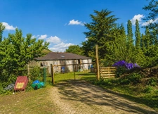 SAINT-ARMEL (56) – Propriété de caractère, 4 Chambres avec 2 hectares de terrain à 2 minutes de la mer