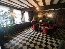 FONDS DE COMMERCE – RESTAURANT TRADITIONNEL À 5 MINUTES DE QUESTEMBERT – CAUSE RETRAITE – APPARTEMENT 4 CHAMBRES
