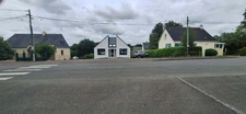 LOCAL COMMERCIAL 35m² – EMPLACEMENT STRATÉGIQUE – GRAND PARKING – SAINT-JEAN-LA-POTERIE