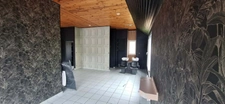 LOCAL COMMERCIAL 35m² – EMPLACEMENT STRATÉGIQUE – GRAND PARKING – SAINT-JEAN-LA-POTERIE