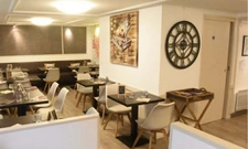 ? Crêperie – Restaurant idéalement placé dans un port breton touristique & historique