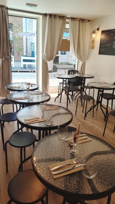 VANNES – EMPLACEMENT N°1 – VENTE FONDS DE COMMERCE RESTAURANT