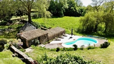 Propriété de charme à la campagne – 305 m² habitables sur 4,8 hectares avec piscine et dépendances