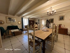 Propriété de charme à la campagne – 305 m² habitables sur 4,8 hectares avec piscine et dépendances