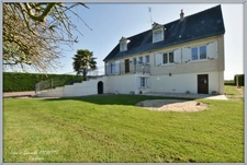 Dpt Maine et Loire (49), à vendre BEAUFORT EN ANJOU Propriété P10 de 210 m² - Terrain de 12 849,00 m² 