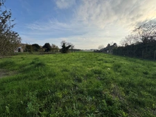 Terrain constructible de 1424 m² proche de JARZE 