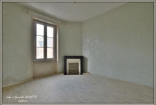 Immeuble à vendre ANGERS (49), proche hyper centre Lot de 2 appartements à rénover.