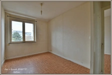 Immeuble à vendre ANGERS (49), proche hyper centre Lot de 2 appartements à rénover.