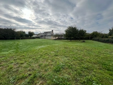 Terrain à vendre  LES RAIRIES (49) terrain 1091 M² en partie viabilisé.