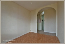 Immeuble à vendre ANGERS (49), proche hyper centre Lot de 2 appartements à rénover.