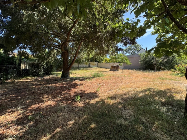 Terrain à vendre  à proximité de Seiches sur le Loir (49) Terrain 724 M²