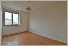 Immeuble à vendre ANGERS (49), proche hyper centre Lot de 2 appartements à rénover.