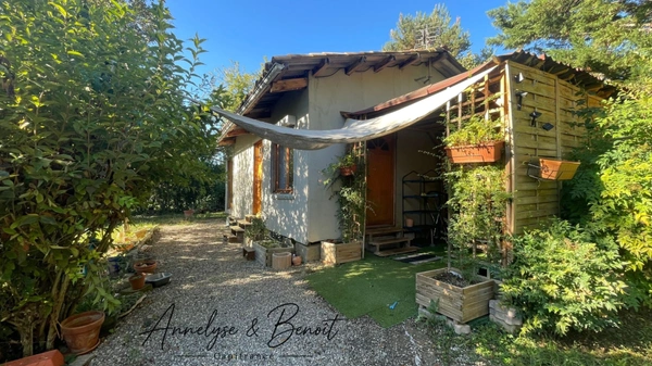 Maison à vendre 2 pièces  (05)