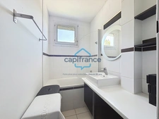 Appartement T4 lumineux avec cave, box/parking et grand stationnement extérieur