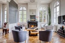 Characterful late 19th-century manor house with 2 hectares of parkland, outbuildings and rental income – Sought-after area near Rouen