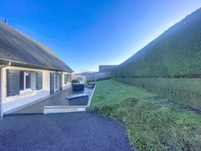 Maison familiale avec sous-sol complet et grand terrain au calme - La Rivière-Saint-Sauveur