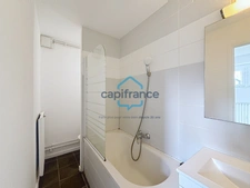 BÉNERVILLE-SUR-MER – Appartement en souplex à 3 min de la plage avec piscine