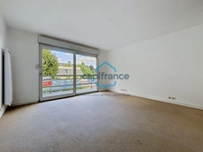 À VENDRE – Superbe F2 de 49,51 m² avec parking & cave – Résidence Seniors Les Jardins d’Arcadie – Mont-Saint-Aignan