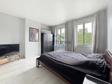 Maison familiale de 118 m² sur un terrain de 810 m² avec garage, cave et climatisation