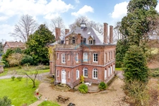 Manoir de caractère fin XIXe siècle avec parc de 2 hectares, dépendances et revenus locatifs – Secteur recherché proche Rouen