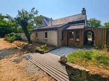 ILE DE GROIX - Domaine 9600m2, 2 habitations. Maison de154m2 sortie d'un livre d'aventure!