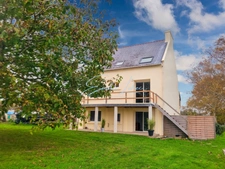 Pont-Aven – Maison en pierres rénovée 180 m² + T3 indépendant louable – Rentabilité immédiate – 2 habitations – Dépendances