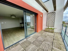 Dpt Finistère (29), à louer PLOUGUERNEAU appartement T2   