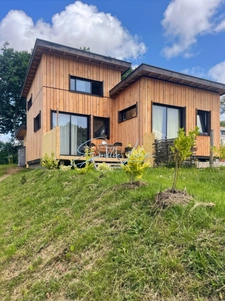Maison ossature bois – Fort potentiel locatif et évolutif – Centre de Riec-sur-Bélon