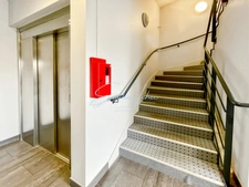 Dpt Finistère (29), à louer PLOUGUERNEAU CENTRE VILLE, Appartement T2 de 71,47 M2 avec terrasse au 2ème étage avec ascenseur