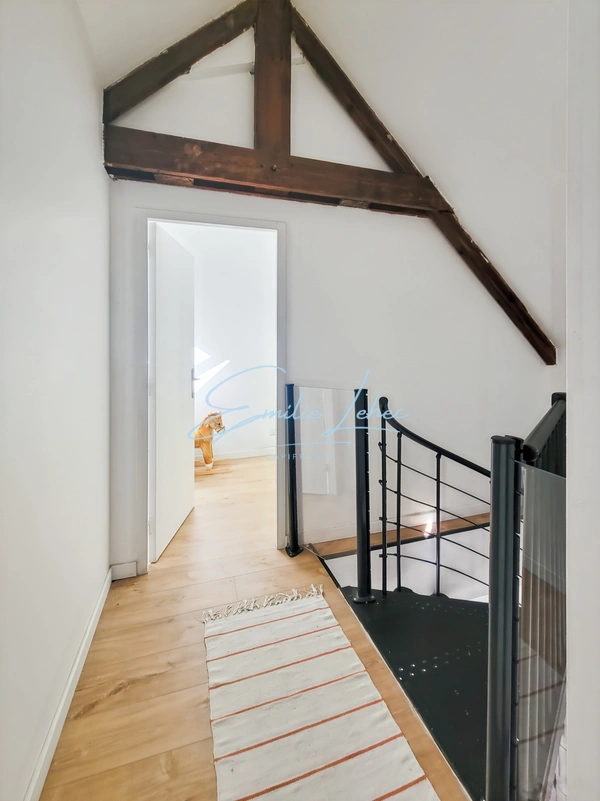 NEVEZ - Superbe duplex T3 rénové, esprit loft, à 7 minutes des plages, au calme, centre bourg!
