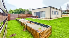 Querrien / NUE-PROPRIETE – Opportunité rare : maison récente 3 chambres, plain-pied avec jardin !