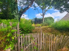 LE TREVOUX - Propriété en pierre avec maison principale, gîte indépendant et dépendances sur près d’un hectare
