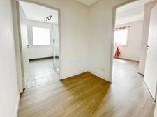 Dpt Finistère (29), à louer PLOUGUERNEAU CENTRE VILLE, Appartement T2 de 71,47 M2 avec terrasse au 2ème étage avec ascenseur