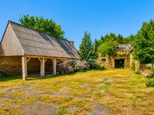 Melgven – Propriété de caractère de 197 m² avec dépendances en pierre sur plus de 8 600 m² de terrain