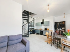 NEVEZ - Superbe duplex T3 rénové, esprit loft, à 7 minutes des plages, au calme, centre bourg!