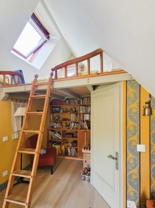 ILE DE GROIX - Domaine 9600m2, 2 habitations. Maison de154m2 sortie d'un livre d'aventure!