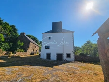 Melgven – Propriété de caractère de 197 m² avec dépendances en pierre sur plus de 8 600 m² de terrain