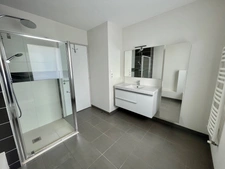 Dpt Finistère (29), à louer PLOUGUERNEAU appartement T2   