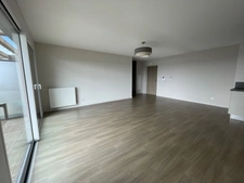 Dpt Finistère (29), à louer PLOUGUERNEAU appartement T2   