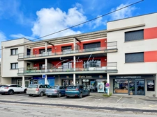 Dpt Finistère (29), à louer PLOUGUERNEAU CENTRE VILLE, Appartement T2 de 71,47 M2 avec terrasse au 2ème étage avec ascenseur