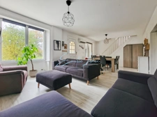 Pont-Aven – Immeuble rénové, T3 et T5, grand jardin, proximité de tout.